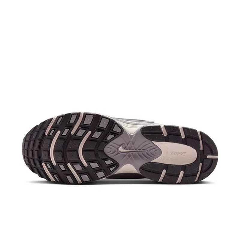 Nike V5 RNR Retro Slip-Resista - Men'S Shoes V5 Rnr recensione e prezzo