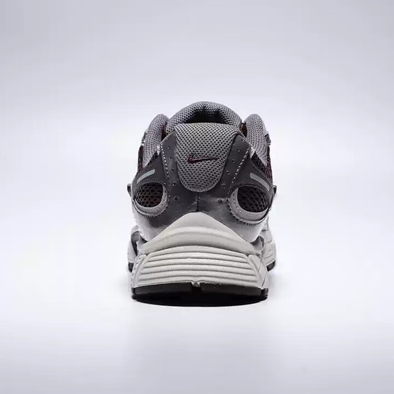 Nike Genuine V5 RNR Men's Ligh - Men'S Shoes V5 Rnr recensione e prezzo