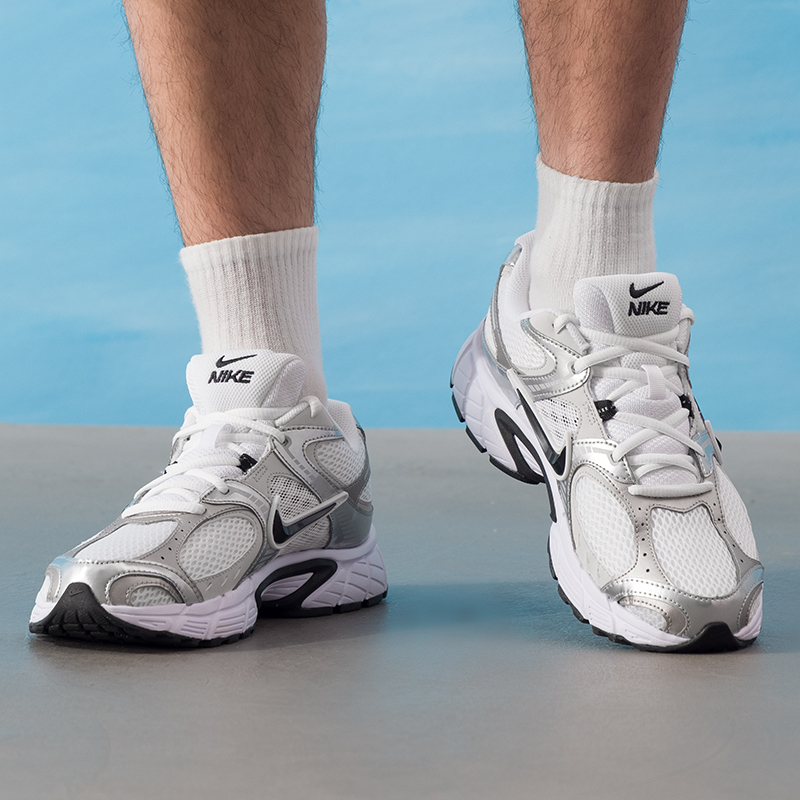 Nike (Nike) V5 Rnr Men's Sport - Men'S Shoes V5 Rnr recensione e prezzo