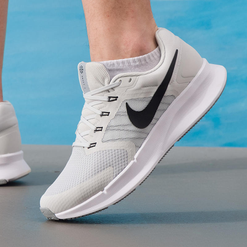 Nike Men's Run Swift 3 Breatha - Men Shoes Size Nike recensione e prezzo